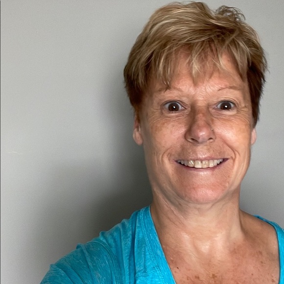 Meet your Posher, Pam - Picture 2 of 2